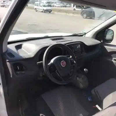 Veículo de Sucata fiat doblo ii cargo (263) 1.3 16v m-jet cat do ano 2017 alimentado 330a1000