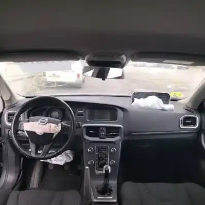 Veículo de Sucata volvo v40 1.6 diesel cat do ano 2014 alimentado d4162t