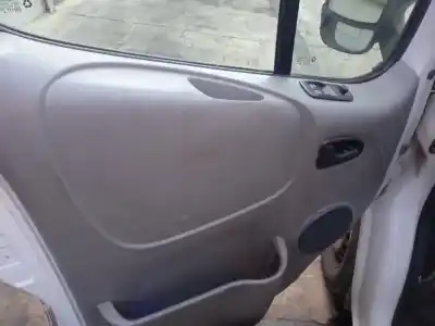 Veículo de Sucata renault trafic ii autobús (jl) 2.0 dci 115 do ano 2009 alimentado m9r782