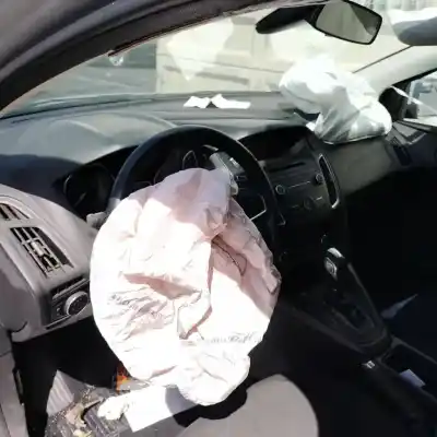 Scrapping Vehicle ford focus lim. (cb8) 1.6 16v ti-vct cat of the year 2015 powered pndd