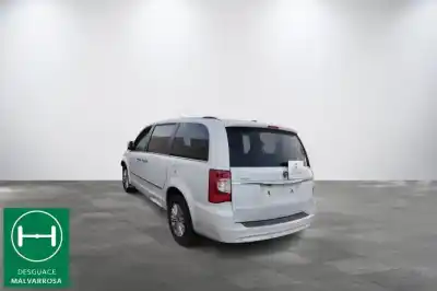 Sloopvoertuig lancia voyager (404) platinum van het jaar 2014 aangedreven vm25d