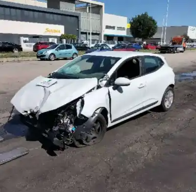 Veículo de Sucata renault clio v 1.5 blue dci diesel fap do ano 2021 alimentado 