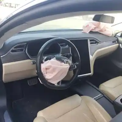 Здавання транспортного засобу tesla                                              model s                                                                                                                                                                                                                                                    p                                                                                                                                                                                                                                                          року 2017 потужний l2s