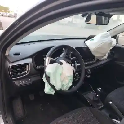 Veículo de Sucata kia stonic (ybcuv) 1.2 cat 84 cv / 62 kw do ano 2022 alimentado 