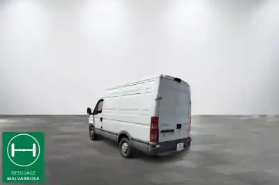 Veículo de Sucata iveco 35s13 furgon caja cerrada do ano 2014 alimentado f1ae3481