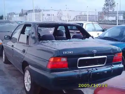 Veículo de Sucata alfa romeo 156 1.6 16v t.spark distinctive do ano 2004 alimentado ar32104