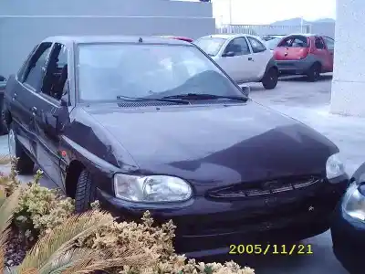 Veículo de Sucata alfa romeo 156 1.6 16v t.spark distinctive do ano 2004 alimentado ar32104