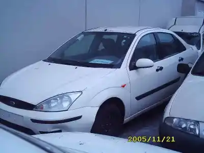 Veículo de Sucata alfa romeo 156 1.6 16v t.spark distinctive do ano 2004 alimentado ar32104