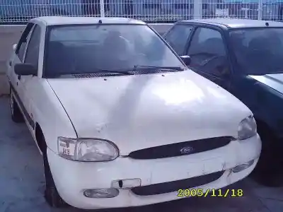 Veículo de Sucata alfa romeo 156 1.6 16v t.spark distinctive do ano 2004 alimentado ar32104