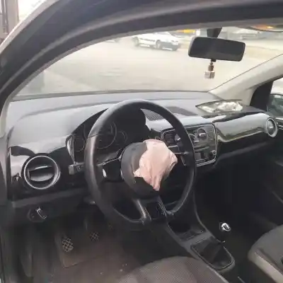 Veicolo di demolizione volkswagen up (122) 1.0 dell'anno 2016 alimentato chya