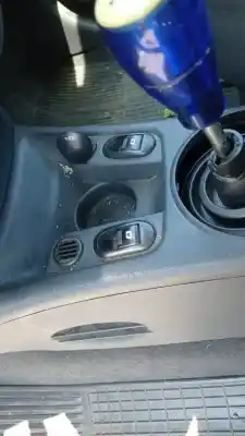 Veículo de Sucata citroen c2 (jm_) 1.4 do ano 2004 alimentado kfv