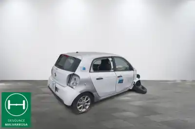 Здавання транспортного засобу smart forfour ev eq 17.6 kwh року 2019 потужний 780997