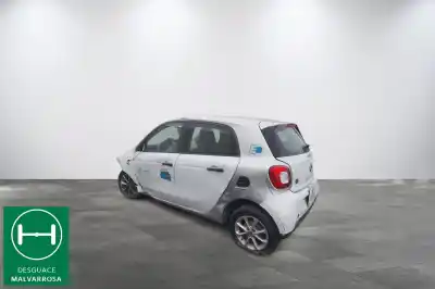 Здавання транспортного засобу smart forfour ev eq 17.6 kwh року 2019 потужний 780997