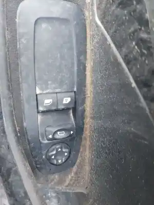 Veículo de Sucata peugeot 208 i (ca_, cc_) 1.2 vti 82 do ano 2018 alimentado hm05