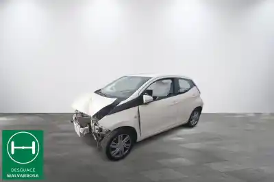 Veículo de Sucata TOYOTA AYGO (_B4_) 1.0 (KGB40) do ano 2015 alimentado 1KR-FE