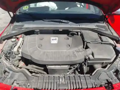 Veículo de Sucata volvo v60 i (155) d3 do ano 2014 alimentado d 5204 t7