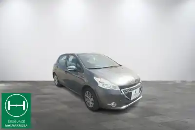 Veicolo di demolizione PEUGEOT 208 I (CA_, CC_) 1.2 VTI 82 dell'anno 2013 alimentato HM01