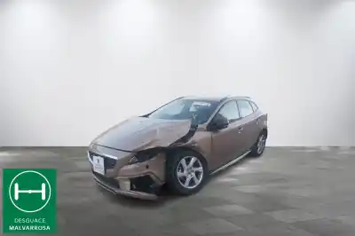 Здавання транспортного засобу volvo v40 fastback (525) d2 року 2014 потужний d 4162 t