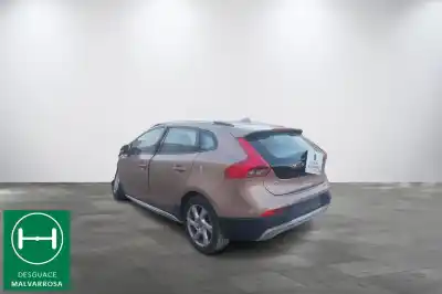 Здавання транспортного засобу volvo v40 fastback (525) d2 року 2014 потужний d 4162 t