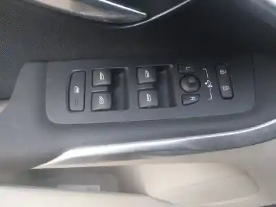 Здавання транспортного засобу volvo v40 fastback (525) d2 року 2014 потужний d 4162 t