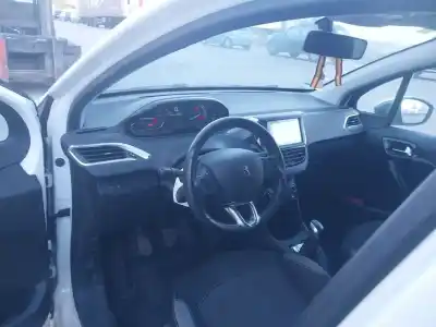 Veículo de Sucata peugeot 208 i (ca_, cc_) 1.2 vti 82 do ano 2016 alimentado hm01