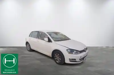 Véhicule à la ferraille VOLKSWAGEN GOLF VII (5G1, BQ1, BE1, BE2)  de l'année 2015 alimenté CLHA