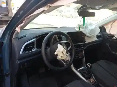 Veicolo di demolizione volkswagen t-roc (a11, d11) 1.5 tsi dell'anno 2024 alimentato dxdb