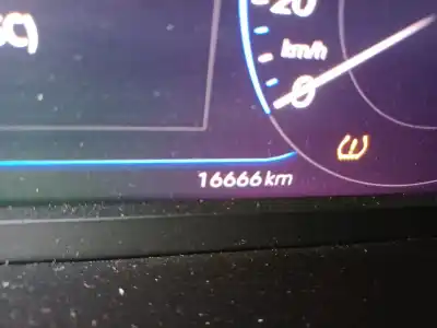 Veicolo di demolizione volkswagen t-roc (a11, d11) 1.5 tsi dell'anno 2024 alimentato dxdb