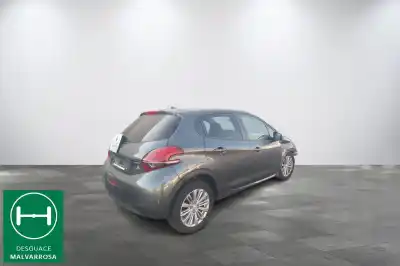 Veicolo di demolizione peugeot 208 i (ca_, cc_) 1.2 vti 82 dell'anno 2017 alimentato hm01