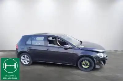 Veicolo di demolizione VOLKSWAGEN GOLF VII LIM. 1.6 TDI DPF dell'anno 2014 alimentato CLHA