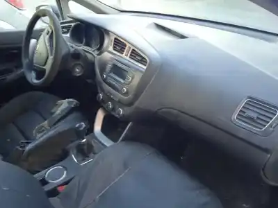 Veicolo di demolizione kia cee´´d 1.4 cat dell'anno 2013 alimentato g4fa