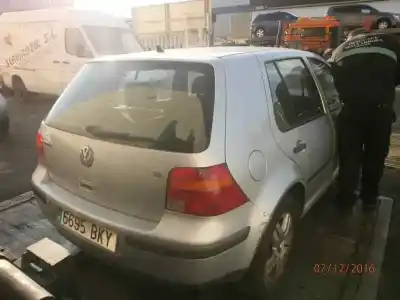 Veículo de Sucata volkswagen golf iv berlina (1j1) conceptline do ano 2001 alimentado azd