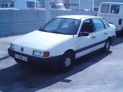 Vehículo de desguace VOLKSWAGEN PASSAT BERLINA (312) 1.8 del año 1990 con motor RP