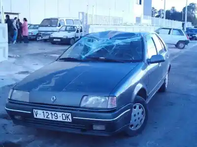 Veicolo di demolizione renault 19 (b/c/l53) * dell'anno 1990 alimentato f8q