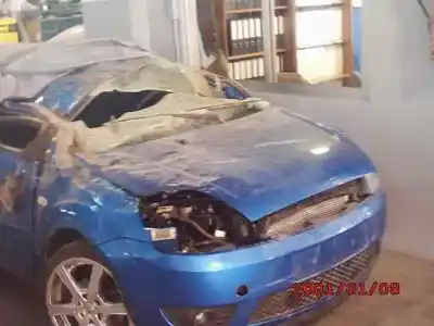 Veículo de Sucata ford fiesta (cbk) ghia do ano 2004 alimentado f6ja