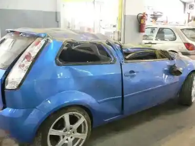 Veículo de Sucata ford fiesta (cbk) ghia do ano 2004 alimentado f6ja