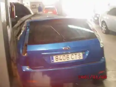 Veículo de Sucata ford fiesta (cbk) ghia do ano 2004 alimentado f6ja