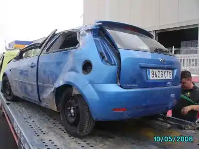 Veículo de Sucata ford fiesta (cbk) ghia do ano 2004 alimentado f6ja