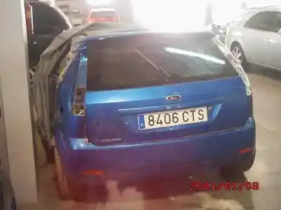 Veículo de Sucata ford fiesta (cbk) ghia do ano 2004 alimentado f6ja