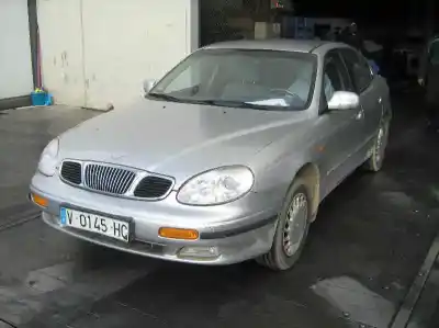 Sloopvoertuig DAEWOO LEGANZA 2.0 Exclusive van het jaar 2000 aangedreven X20SED