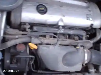 Veicolo di demolizione peugeot 206 cc cc dell'anno 2002 alimentato rfn