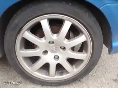 Veicolo di demolizione peugeot 206 cc cc dell'anno 2002 alimentato rfn