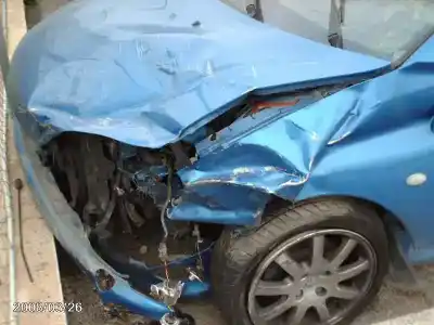 Veicolo di demolizione peugeot 206 cc cc dell'anno 2002 alimentato rfn