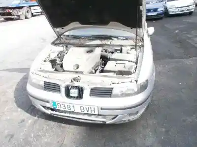 Vehicul casat seat leon (1m1) signo al anului 2002 alimentat 
