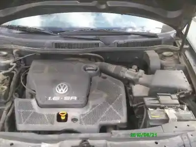 Veículo de Sucata volkswagen golf iv berlina (1j1) highline do ano 1998 alimentado akl