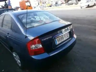 Veículo de Sucata kia cerato 1.6 lx berlina do ano 2006 alimentado g4ed