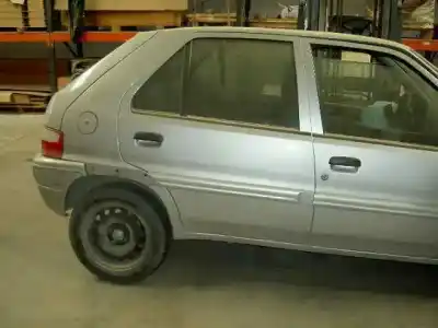 Veículo de Sucata citroen saxo 1.5 diesel do ano 2001 alimentado 