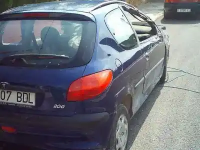 Veículo de Sucata peugeot 206 berlina 1.4 do ano 1999 alimentado kfx
