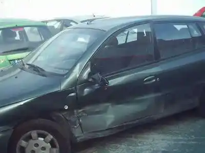 Verschrottungsfahrzeug kia rio ls berlina des jahres 2002 angetrieben a5d