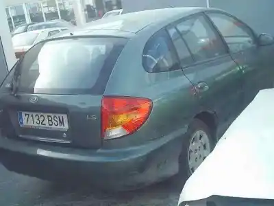 Verschrottungsfahrzeug kia rio ls berlina des jahres 2002 angetrieben a5d